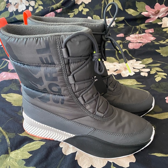 NEW Sorel Out N About III Puffy Lace Boot - Picture 8 of 12